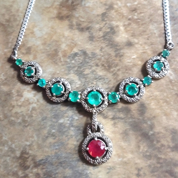 Victorian inspired Emerald and natural white zircon Sterling Silver Necklace - Picture 2 of 13